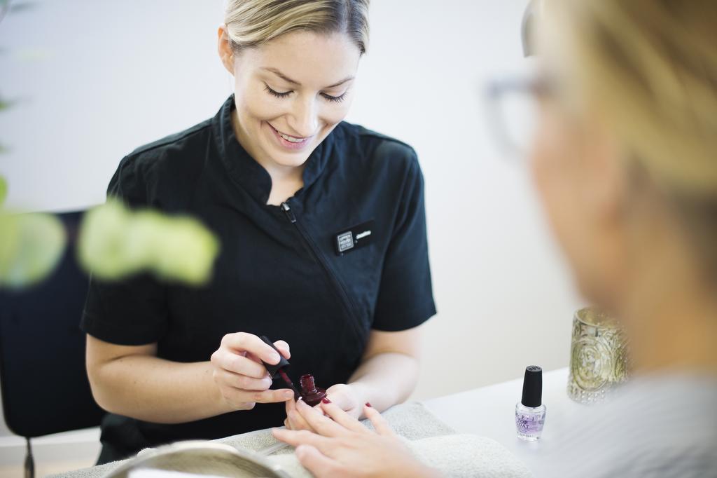 ホテル アッパー ハウス ヨーテボリ エクステリア 写真 A manicure in progress