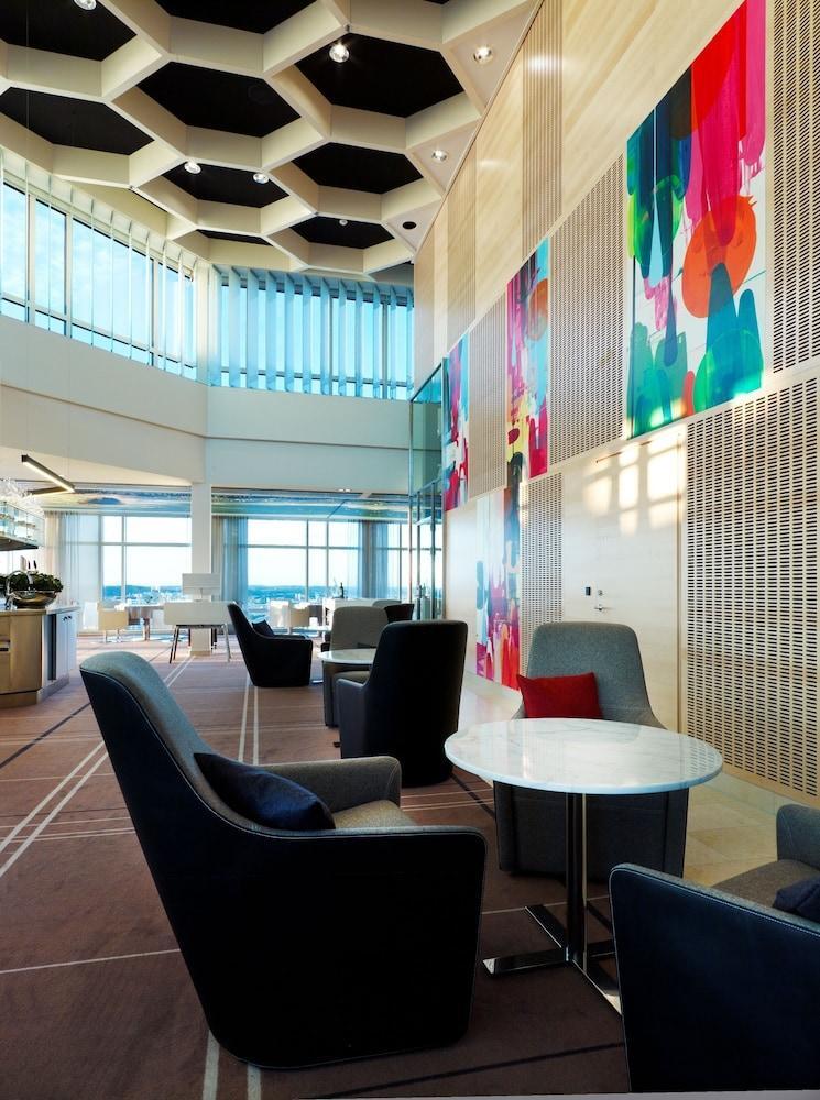 ホテル アッパー ハウス ヨーテボリ エクステリア 写真 The lounge at the airport