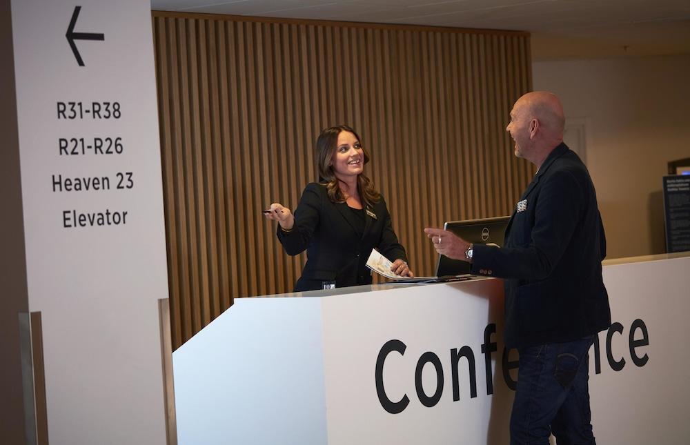 ホテル アッパー ハウス ヨーテボリ エクステリア 写真 Reception at the 2015 Web Summit